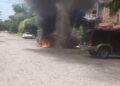 Por Andrés Resillas Mejía | Incendian taxis en Apatzingán por cobro de piso